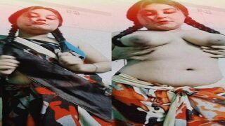 Saree removing girl exposing big boobs on cam