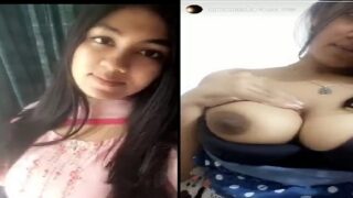 WhatsApp status sharing Desi girl nude boobs