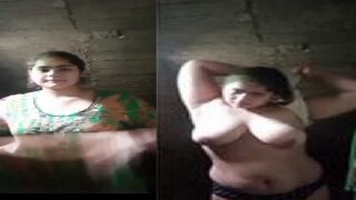 Desi girl in bathroom showing big boobs video