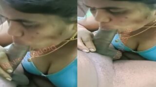 Mallu mature aunty blowjob in car and home with boyfriend